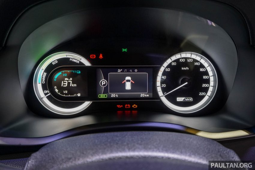 Kia Niro Hybrid 新加坡首发，新车上路价格十一万新币。 17925