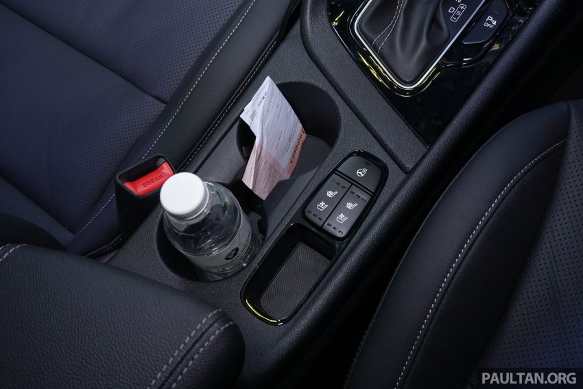 Kia Niro Hybrid 新加坡首发，新车上路价格十一万新币。 17929
