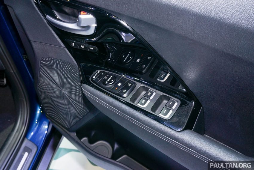 Kia Niro Hybrid 新加坡首发，新车上路价格十一万新币。 17932