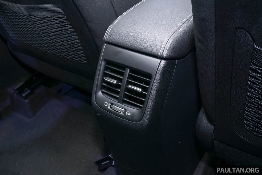 Kia Niro Hybrid 新加坡首发，新车上路价格十一万新币。 17934
