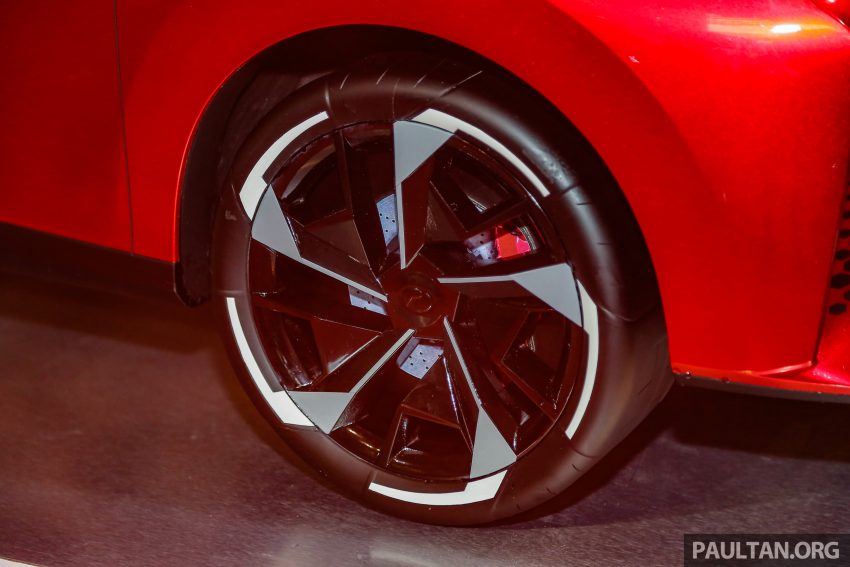 秀出自家设计实力，Perodua 展示Concept X 概念车型。 18394