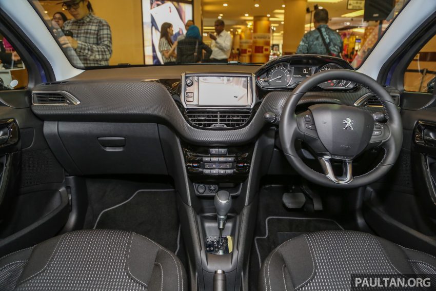 小改款 Peugeot 208 与 2008 本地上市，改搭 1.2 升涡轮引擎与六速自排，外型细微变化，价格 RM90k 与 RM110k。 17530
