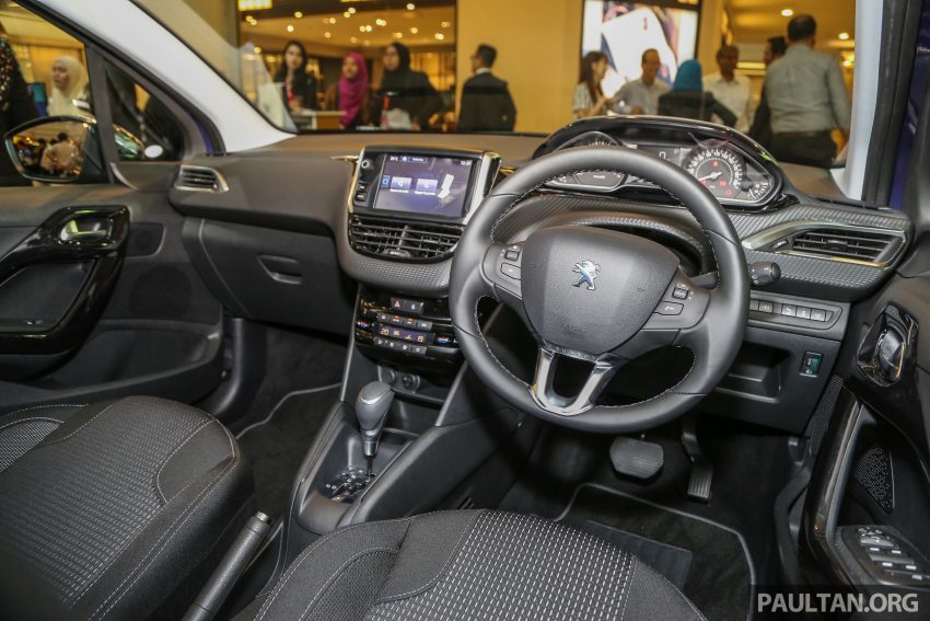 小改款 Peugeot 208 与 2008 本地上市，改搭 1.2 升涡轮引擎与六速自排，外型细微变化，价格 RM90k 与 RM110k。 17531