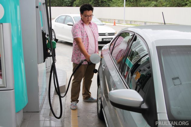 每周油价：汽油零售价持续下跌，柴油价格保持不变。