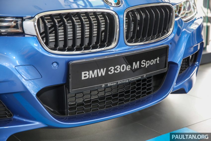 新车图集：BMW 330e M Sport，极富战斗气息的外型！ 19372
