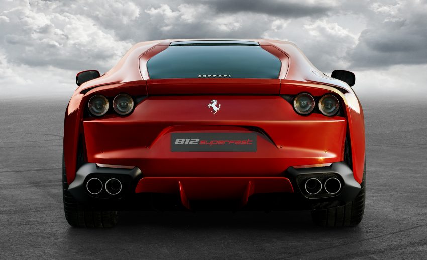 Ferrari 812 Superfast，800匹马力，史上最强的红马。 19975