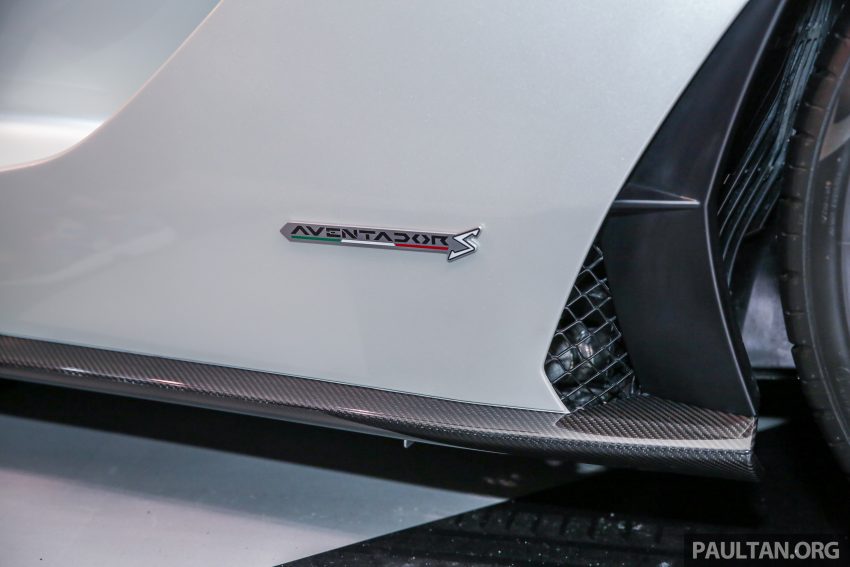 Lamborghini Aventador S 大马上市，税前售价180万起。 20325