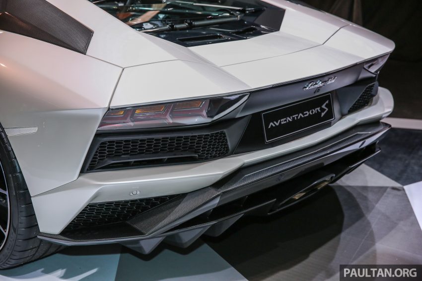 Lamborghini Aventador S 大马上市，税前售价180万起。 20328