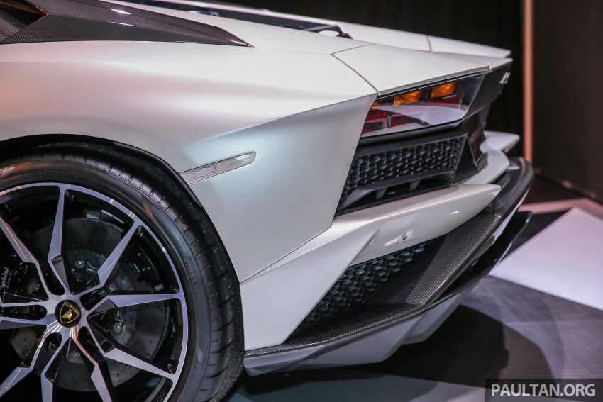 Lamborghini Aventador S 大马上市，税前售价180万起。 20334