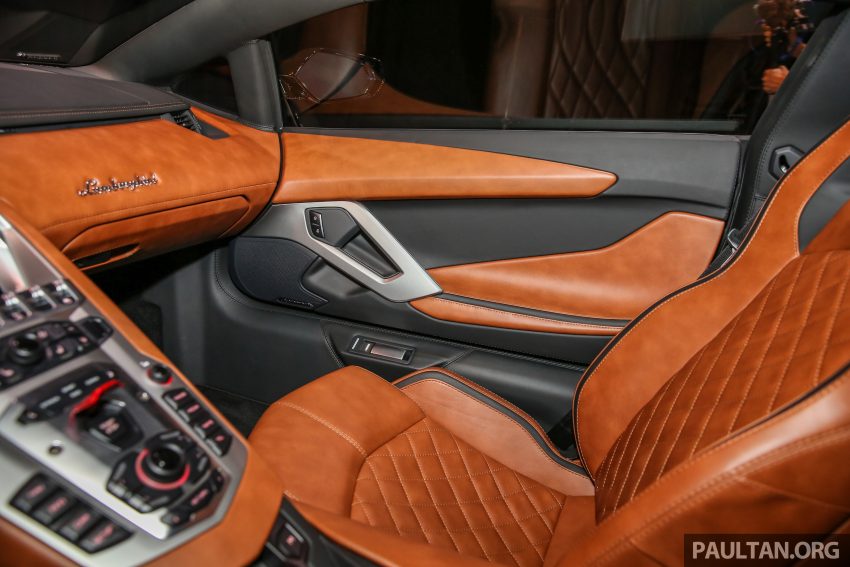 Lamborghini Aventador S 大马上市，税前售价180万起。 20354