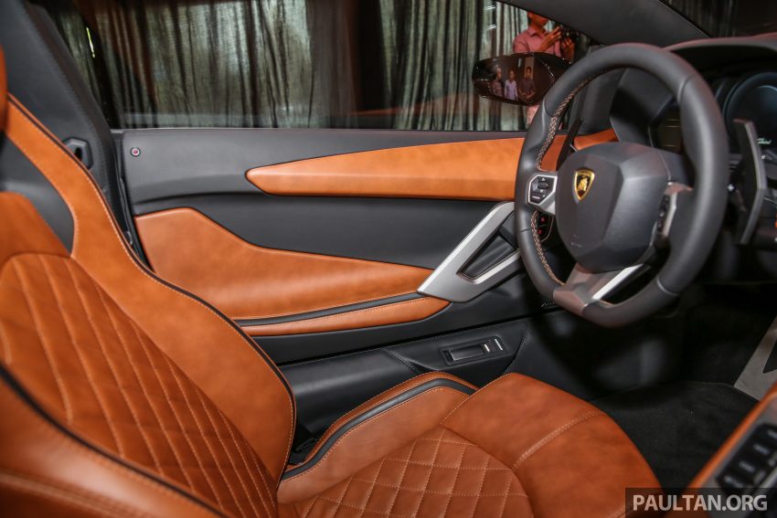 Lamborghini Aventador S 大马上市，税前售价180万起。 20355