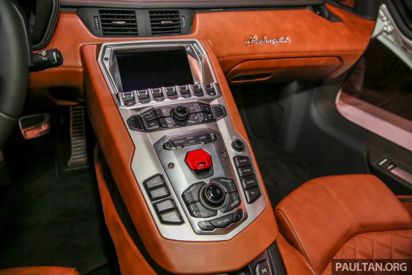 Lamborghini Aventador S 大马上市，税前售价180万起。 20344