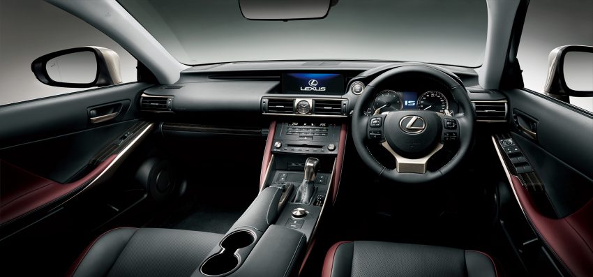 官网释出预告照，小改款 Lexus IS 近日内即将本地上市。 19433