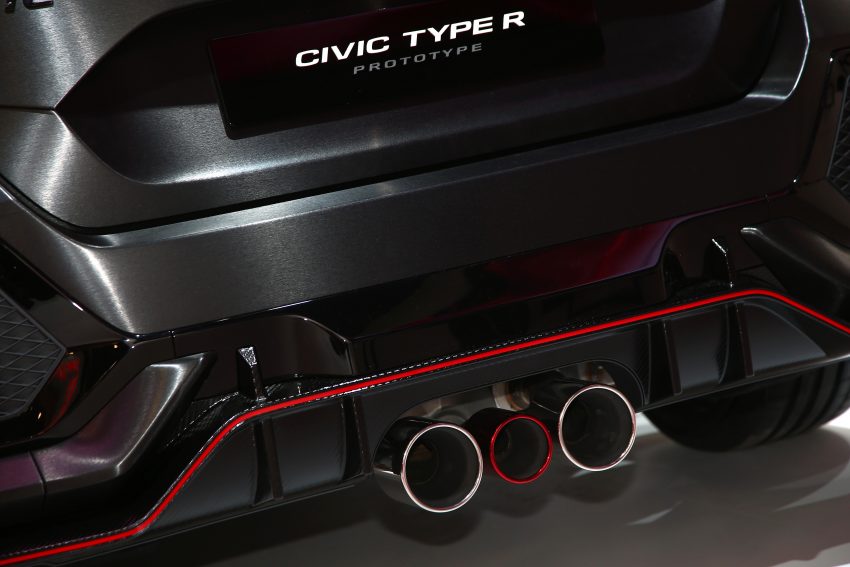 全新 Honda Civic Type R，发布前实车照网上流传。 21448