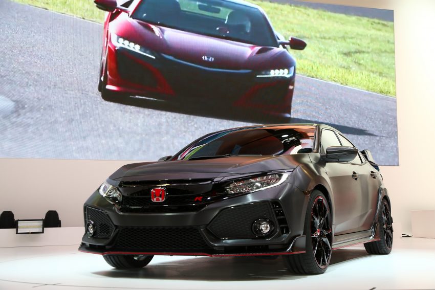 全新 Honda Civic Type R，发布前实车照网上流传。 21453