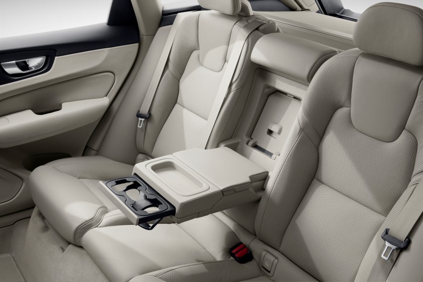 全新 Volvo XC60 日内瓦发布，全新外型，科技更先进。 21713