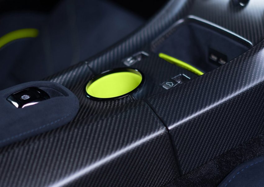 Aston Martin 将旗下 AMR 赛车部门独立成子品牌，专注发展赛道车型，推出 Rapide AMR 和 Vantage AMR Pro。 22155