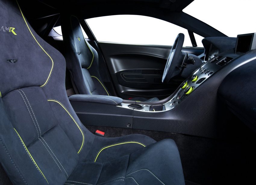 Aston Martin 将旗下 AMR 赛车部门独立成子品牌，专注发展赛道车型，推出 Rapide AMR 和 Vantage AMR Pro。 22123