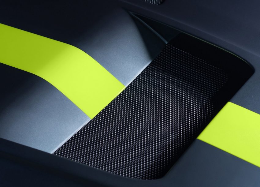 Aston Martin 将旗下 AMR 赛车部门独立成子品牌，专注发展赛道车型，推出 Rapide AMR 和 Vantage AMR Pro。 22139