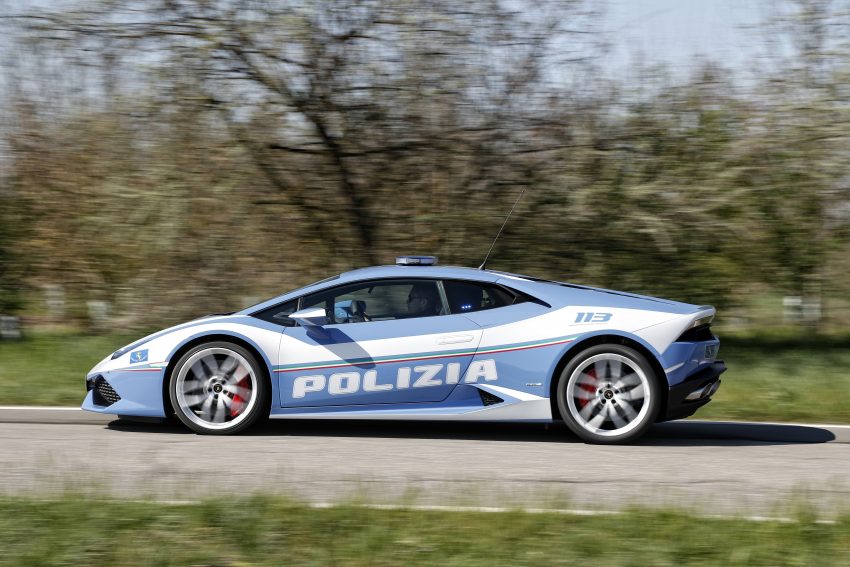 意大利警方好福利， Lamborghini Huracan 充当警车。 23927