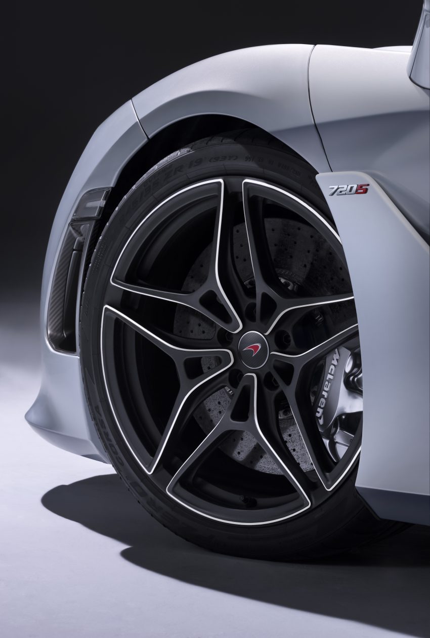 McLaren 720S 面世，720匹马力，极速飙破341km/h。 21779