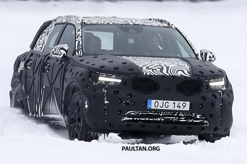 Volvo XC40 雪地测试谍照曝光，下个月上海车展发布。 23265