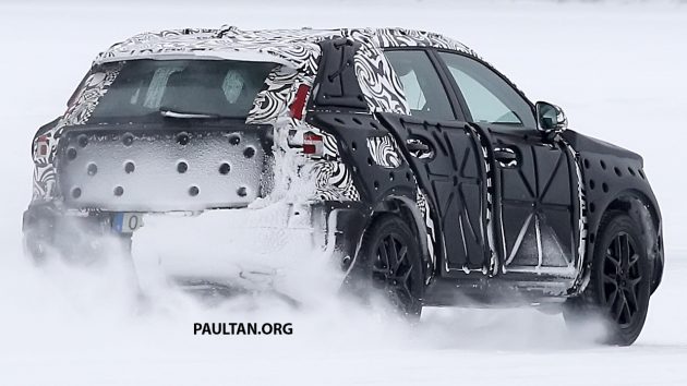 Volvo XC40 雪地测试谍照曝光，下个月上海车展发布。
