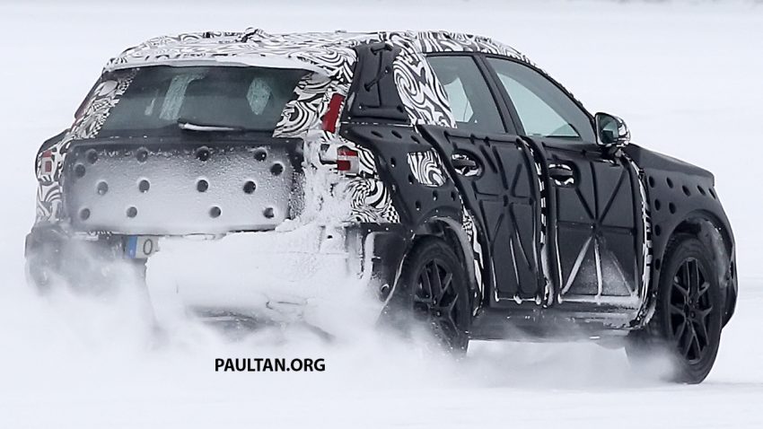 Volvo XC40 雪地测试谍照曝光，下个月上海车展发布。 23277