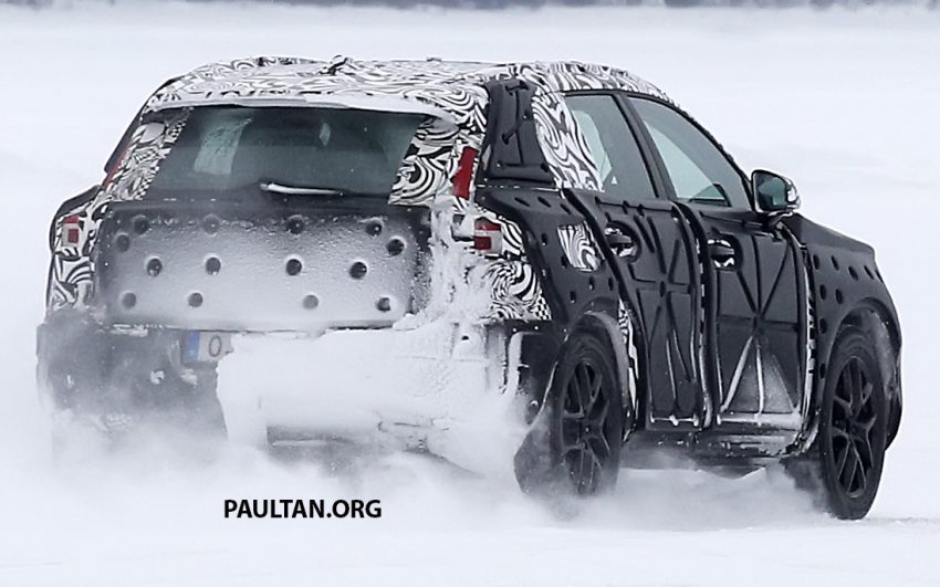 Volvo XC40 雪地测试谍照曝光，下个月上海车展发布。 23278