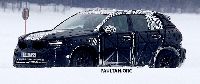 Volvo XC40 雪地测试谍照曝光，下个月上海车展发布。 23280