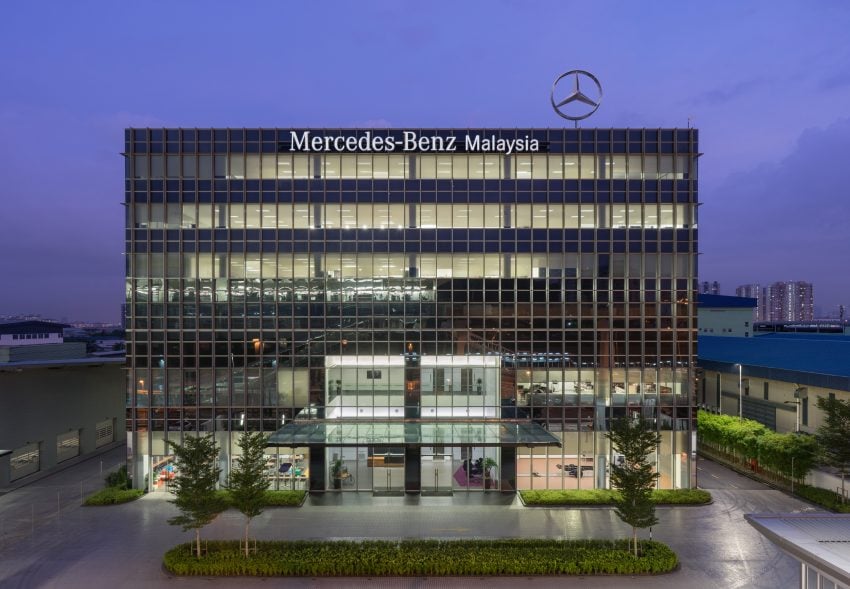 Mercedes-Benz Malaysia 新总部大厦开幕，耗资七千万。 20945