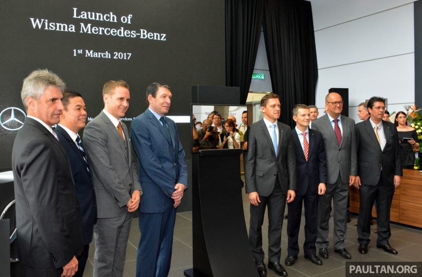 Mercedes-Benz Malaysia 新总部大厦开幕，耗资七千万。 20962
