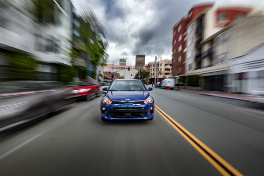 美国发布全新 Kia Rio Sedan , 全车尺寸大小更协调。 25419
