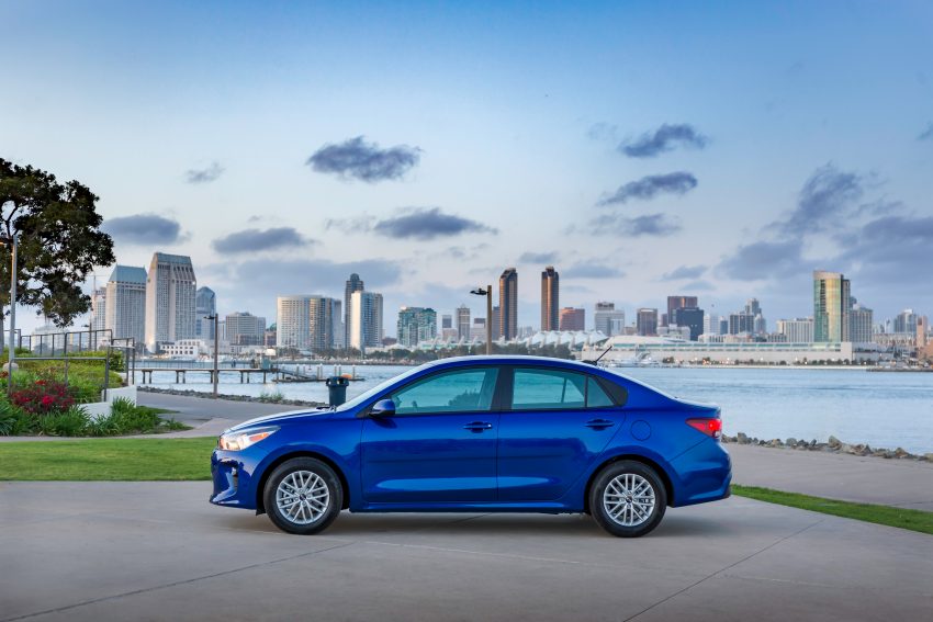 美国发布全新 Kia Rio Sedan , 全车尺寸大小更协调。 25430