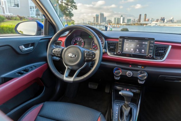 美国发布全新 Kia Rio Sedan , 全车尺寸大小更协调。