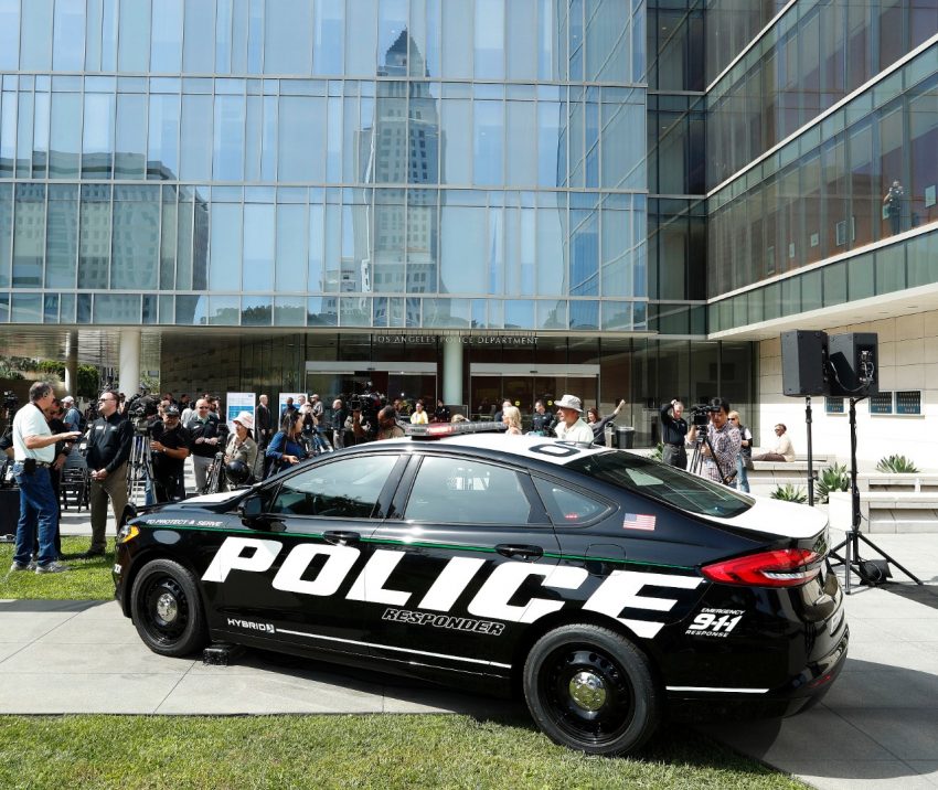 加入节能减炭行列，Ford 为美国警方推出Hybrid警车。 25050