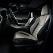 Lexus NX 小改款，操控性更佳，NX200t改名为NX300。