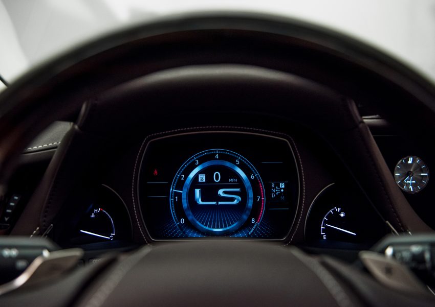 全新Lexus LS 500 F Sport将亮相纽约国际车展。 24370