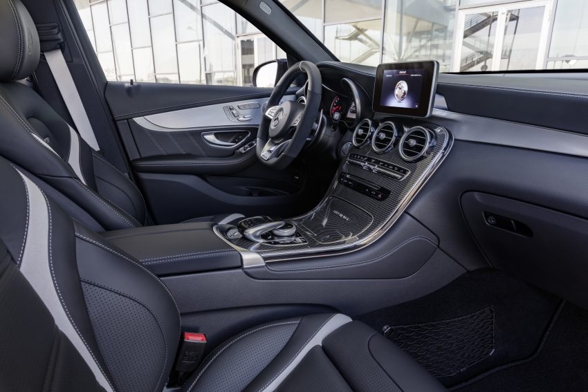 新Mercedes-AMG GLC 63系列三款车即将亮相纽约车展。 24244