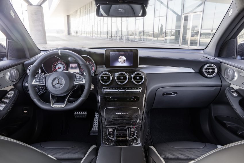 新Mercedes-AMG GLC 63系列三款车即将亮相纽约车展。 24246