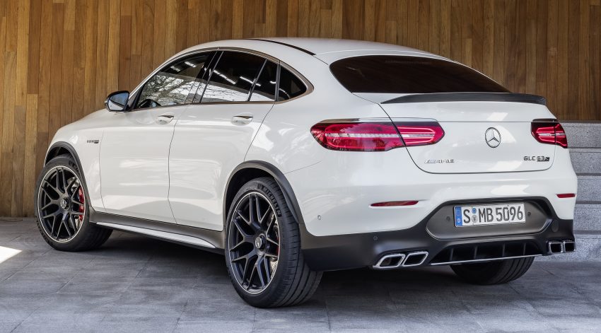 新Mercedes-AMG GLC 63系列三款车即将亮相纽约车展。 24254