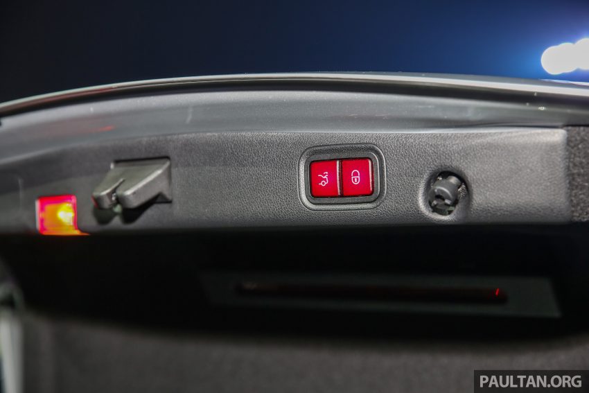 Mercedes-Benz E-Class 导入本地组装，价格更廉宜！ 26717