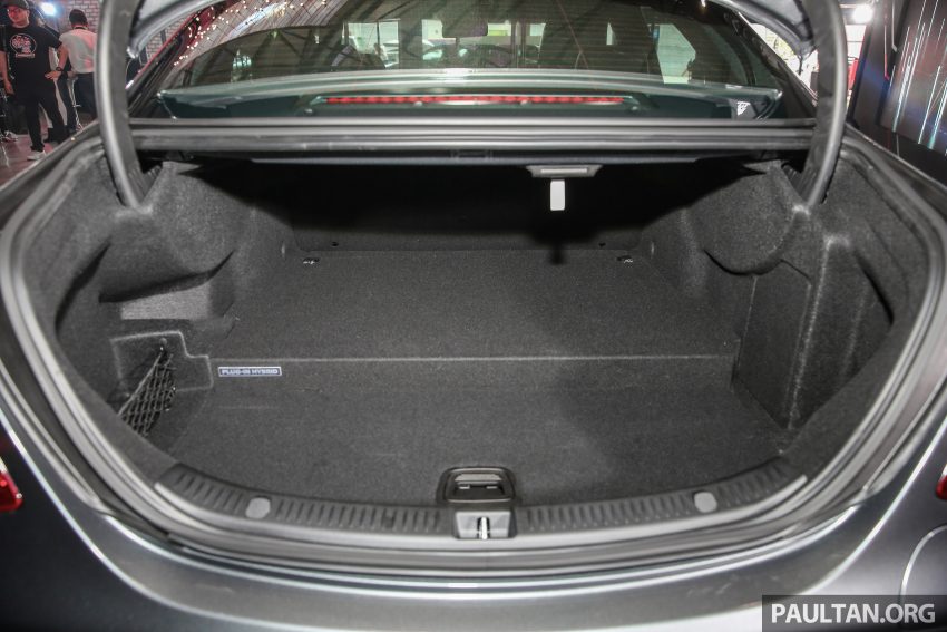 Mercedes-Benz E 350 e AMG Line 预览，第三季上市。 26778