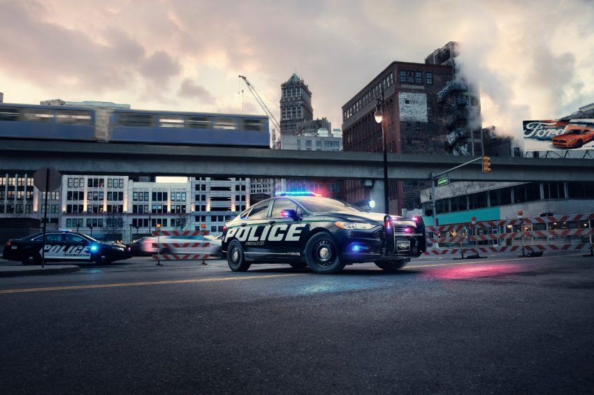 加入节能减炭行列，Ford 为美国警方推出Hybrid警车。 25051