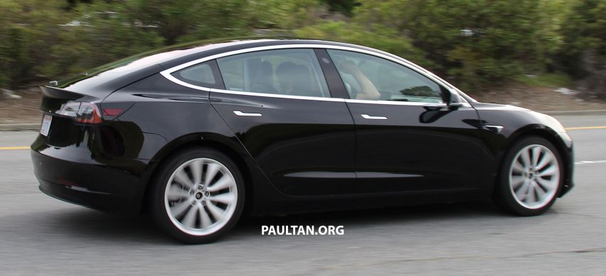 Tesla Model 3 谍照：真的没有仪表板，中间荧幕更大！ 24800