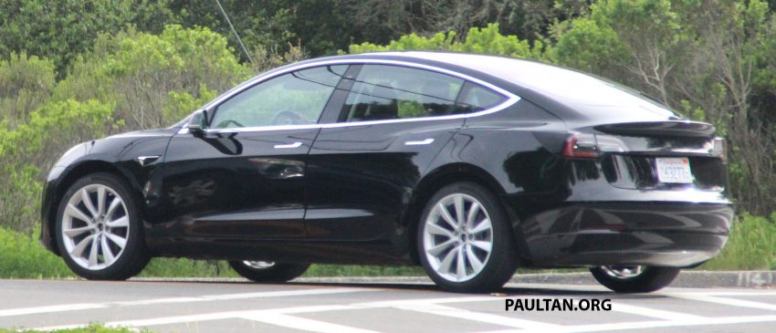 Tesla Model 3 谍照：真的没有仪表板，中间荧幕更大！ 24804