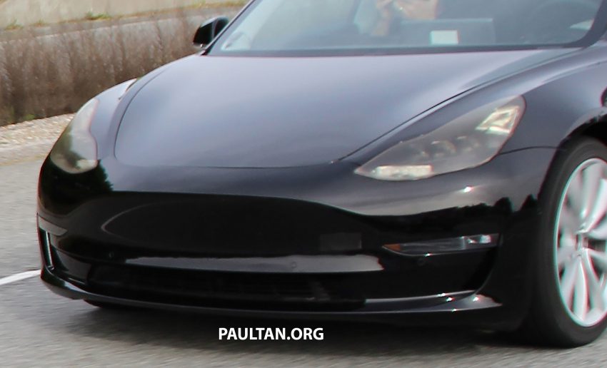 Tesla Model 3 谍照：真的没有仪表板，中间荧幕更大！ 24806