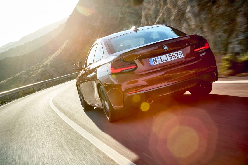 小幅度升级, BMW 2 Series Coupe , 敞篷版及M2小改款！ 29488