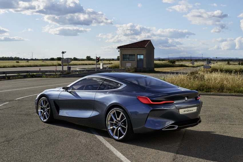 BMW 发布全新 8 Series 概念车，2018年正式投入量产。 31088