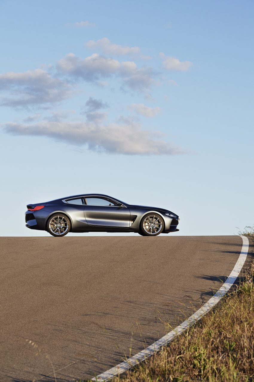 BMW 发布全新 8 Series 概念车，2018年正式投入量产。 31090